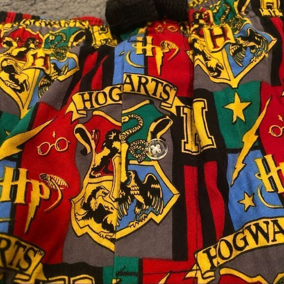Harry Potter Hogwarts Pajama Pants - Picture 4 of 6